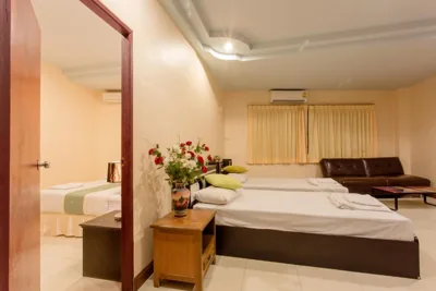 디럭스 트윈룸 — Surin Sunset Hotel