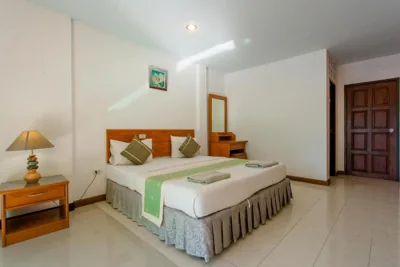 발코니가 있는 더블룸 — Surin Sunset Hotel