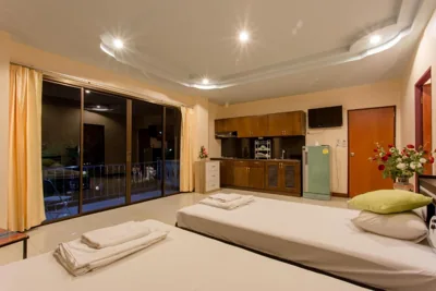발코니가 있는 패밀리룸 — Surin Sunset Hotel