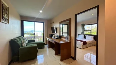 발코니가 있는 패밀리룸 — Surin Sunset Hotel